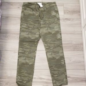 Loft Camo skinny pants size 6